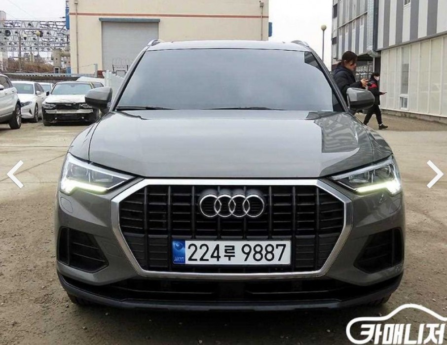 Audi Q3 이미지 1